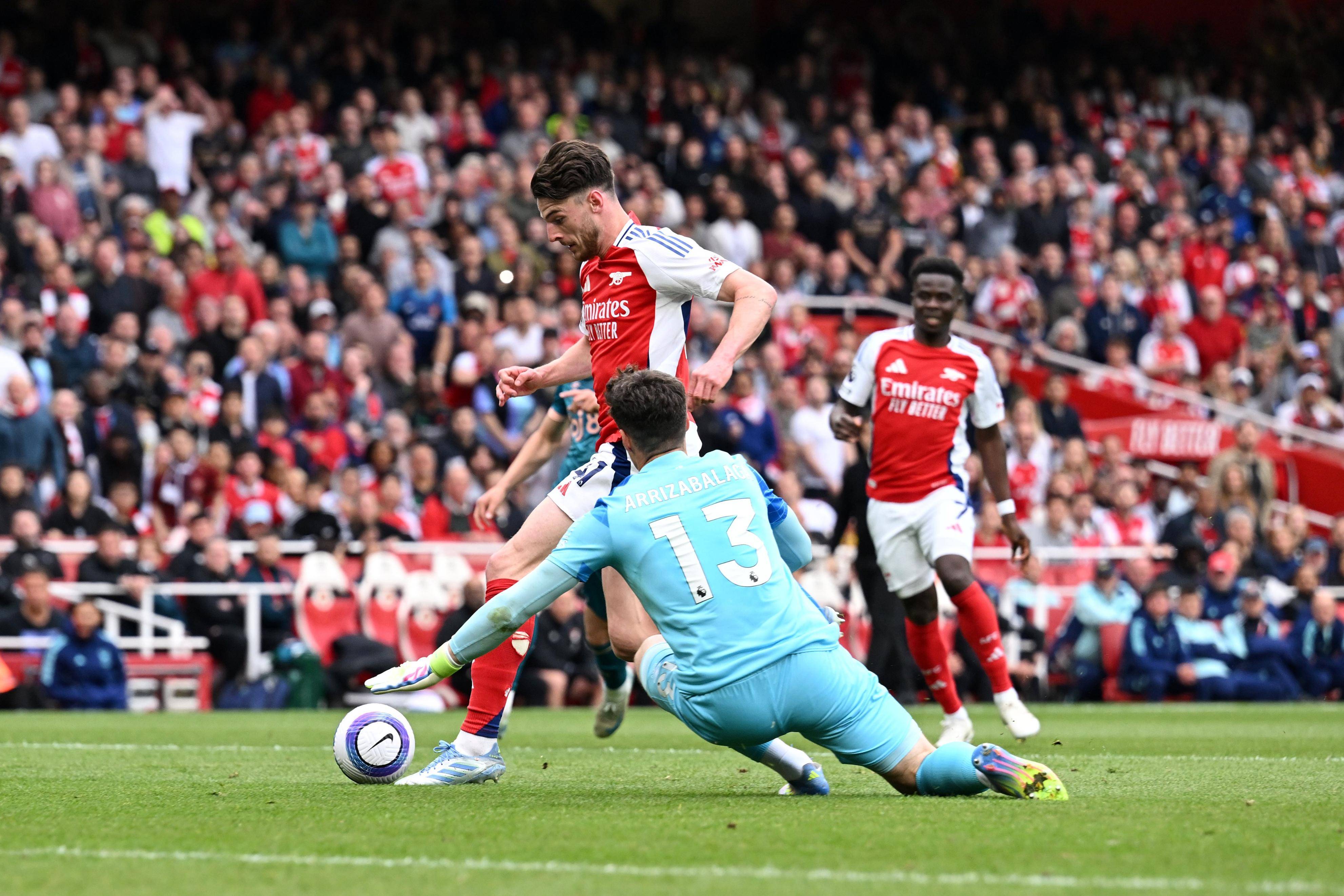 关于姆巴佩连续十场比赛得分超过刷新纪录，阿森纳不断突破！全场沸腾不已的信息