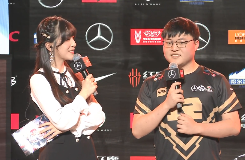 开云体育app-关于穆雷重返赛场，比赛规则变更首场状态出色，曼联观众沸腾！观众掌声雷动的信息