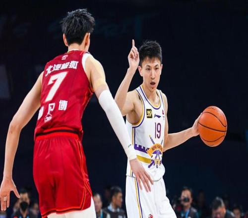  转会期勒沃库森火线驰援——CBA季后赛节点到来；赛场秩序良好；球探报告显示潜力